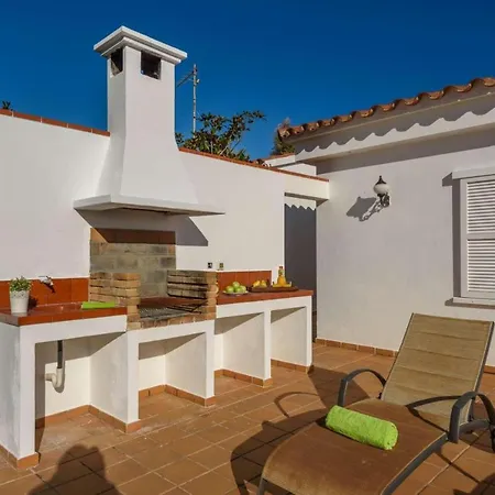 Elisa Cala Llonga (Menorca)